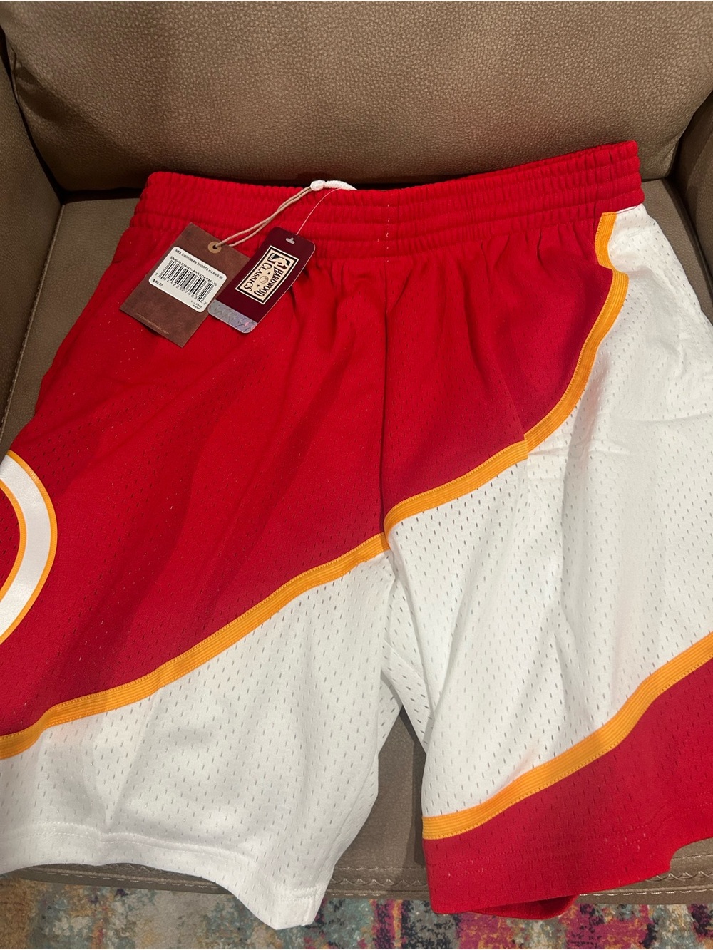 Atlanta Hawks Mitchell & Ness Basketball Shorts - Picture 2 of 6